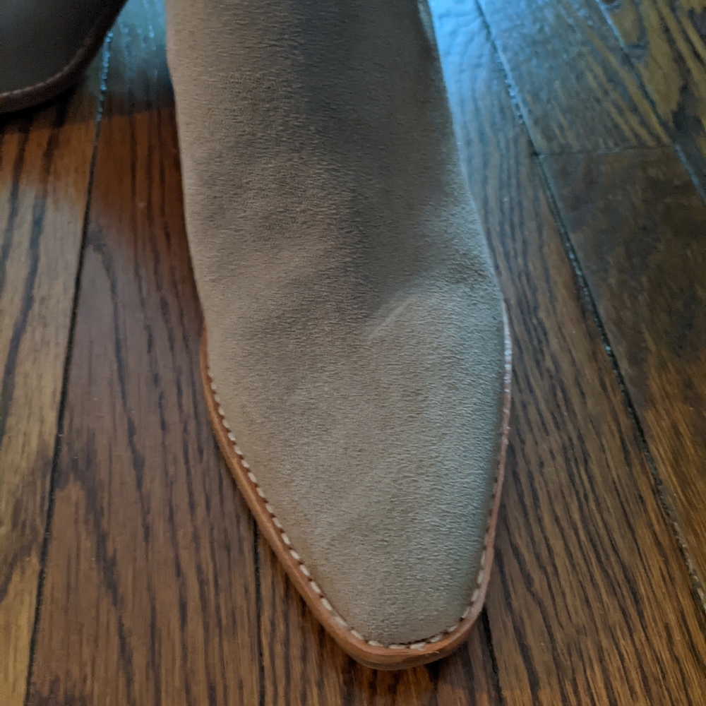 π NWT NIB Treasure & Bond Emerson style grey suede Chelsea cowboy boots - Picture 5 of 7